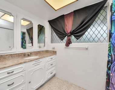 5001 Glenhaven Drive - Photo Thumbnail 25