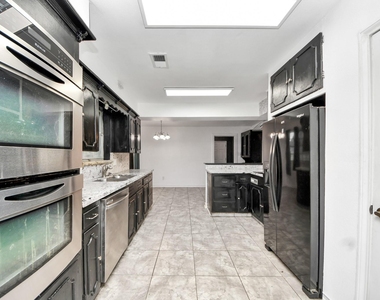 5001 Glenhaven Drive - Photo Thumbnail 10