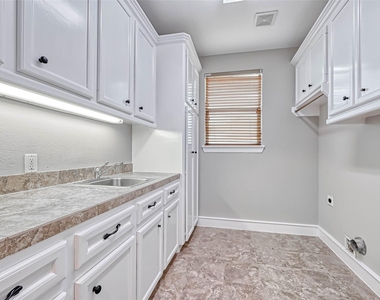 13815 Nathan Ridge Lane - Photo Thumbnail 18