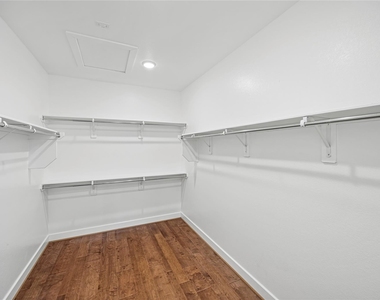 4627 Clear Creek Drive - Photo Thumbnail 12