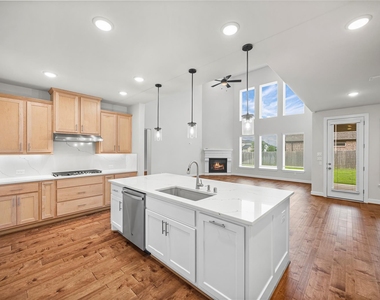 4627 Clear Creek Drive - Photo Thumbnail 7