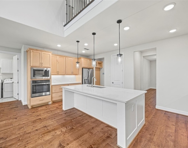 4627 Clear Creek Drive - Photo Thumbnail 6
