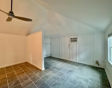 2413 Woodhead Street - Photo Thumbnail 8