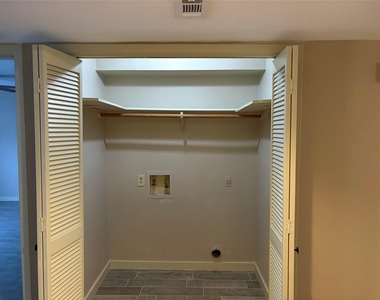 14515 Wunderlich Drive - Photo Thumbnail 11