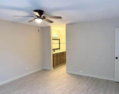 14515 Wunderlich Drive - Photo Thumbnail 6