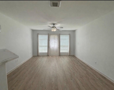 3114 Bolt Street - Photo Thumbnail 9