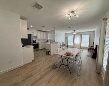 3114 Bolt Street - Photo Thumbnail 11