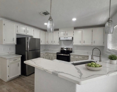 3114 Bolt Street - Photo Thumbnail 2