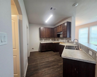 7459 Wheatley Gardens Drive - Photo Thumbnail 2