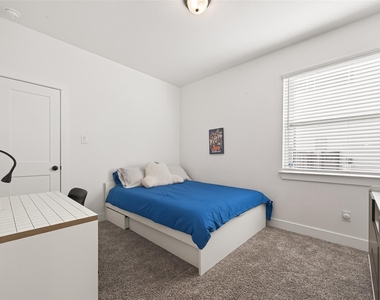 21163 Medina River Drive - Photo Thumbnail 25