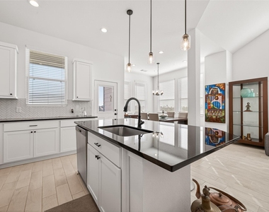 21163 Medina River Drive - Photo Thumbnail 8