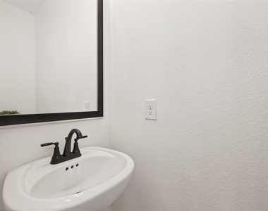 21163 Medina River Drive - Photo Thumbnail 18