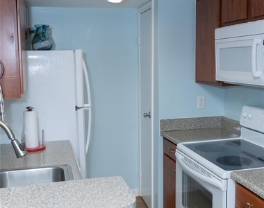 3506 Cove View Boulevard - Photo Thumbnail 4