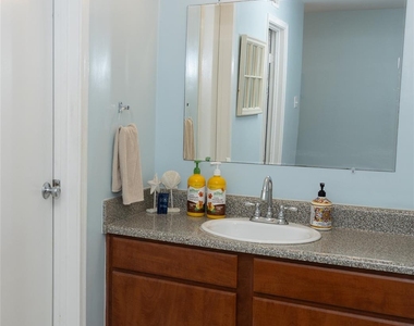 3506 Cove View Boulevard - Photo Thumbnail 8
