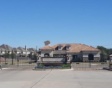 13217 Exmoor Terrace Drive - Photo Thumbnail 23