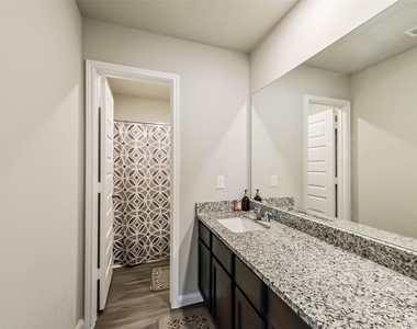 4907 Luke Mathew Drive - Photo Thumbnail 30