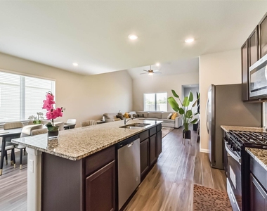 4907 Luke Mathew Drive - Photo Thumbnail 32