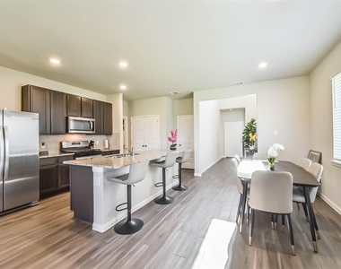 4907 Luke Mathew Drive - Photo Thumbnail 6