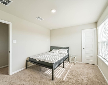 4907 Luke Mathew Drive - Photo Thumbnail 26
