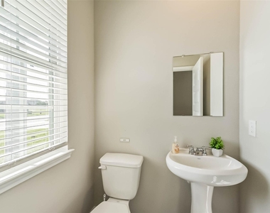4907 Luke Mathew Drive - Photo Thumbnail 14