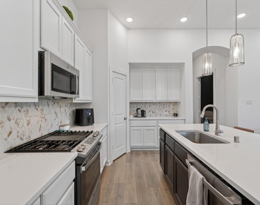 8145 Overland Grove - Photo Thumbnail 12