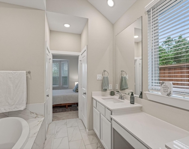 8145 Overland Grove - Photo Thumbnail 39