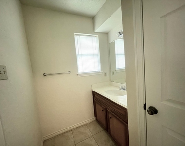 12943 Lemur Lane - Photo Thumbnail 10