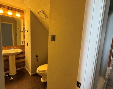1927 Kelona Dr - Photo Thumbnail 15
