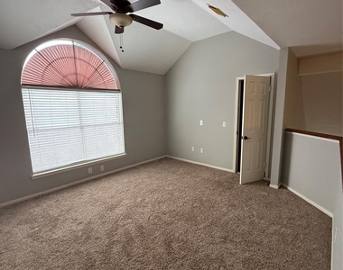 1927 Kelona Dr - Photo Thumbnail 16