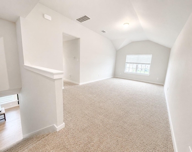 323 Bennett Street - Photo Thumbnail 12