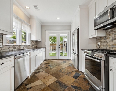 513 Northwood Street - Photo Thumbnail 6