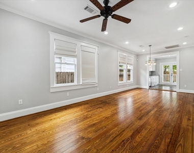 513 Northwood Street - Photo Thumbnail 2