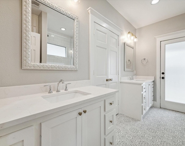 513 Northwood Street - Photo Thumbnail 9