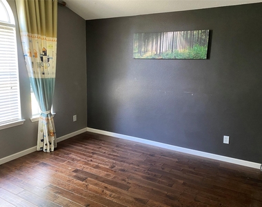 2714 Orchard Creek Lane - Photo Thumbnail 20