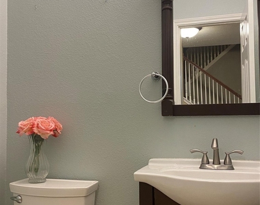 2714 Orchard Creek Lane - Photo Thumbnail 11