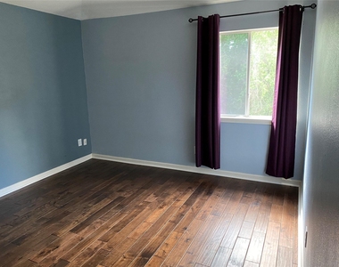 2714 Orchard Creek Lane - Photo Thumbnail 18