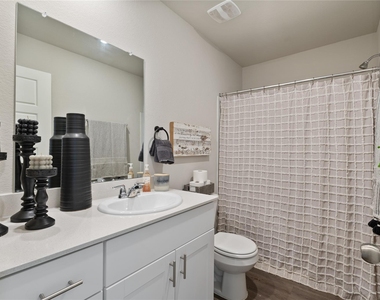 534 Dalloway Street - Photo Thumbnail 14