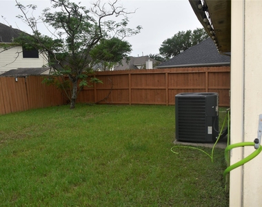 10519 N Newpark Drive - Photo Thumbnail 18