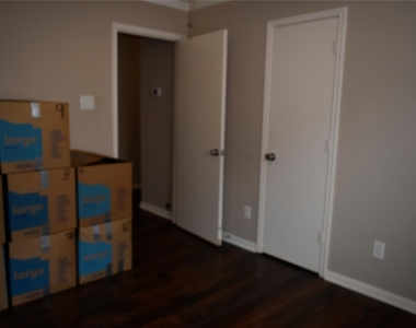 10519 N Newpark Drive - Photo Thumbnail 8