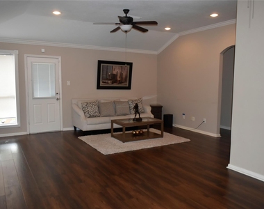 10519 N Newpark Drive - Photo Thumbnail 4