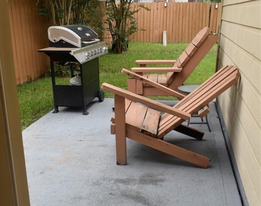 10519 N Newpark Drive - Photo Thumbnail 17