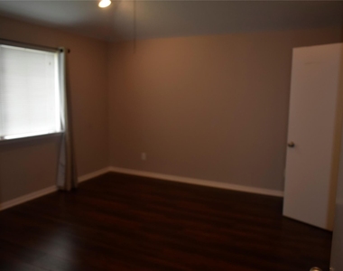 10519 N Newpark Drive - Photo Thumbnail 14