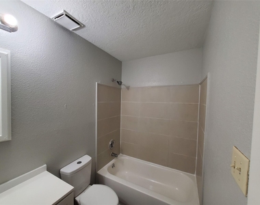 3130 Forestbrook Drive - Photo Thumbnail 12