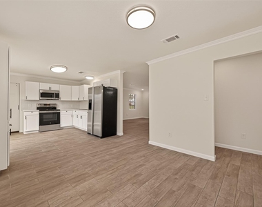 25409 Pebble Drive Drive - Photo Thumbnail 10