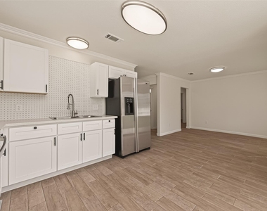 25409 Pebble Drive Drive - Photo Thumbnail 13