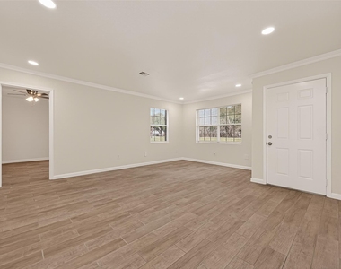 25409 Pebble Drive Drive - Photo Thumbnail 5