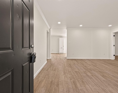 25409 Pebble Drive Drive - Photo Thumbnail 4