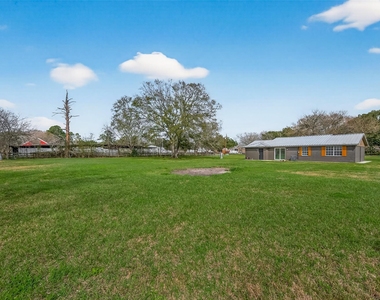25409 Pebble Drive Drive - Photo Thumbnail 3