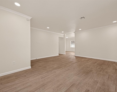 25409 Pebble Drive Drive - Photo Thumbnail 8