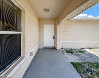 2130 Ne 8th Place - Photo Thumbnail 7